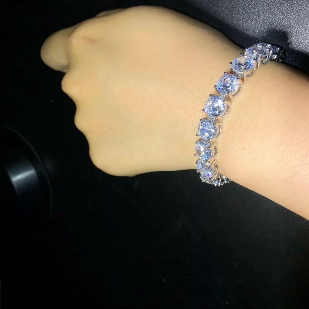 18k 46ct Solitaire Tennis Bracelet - Picture 5 of 11